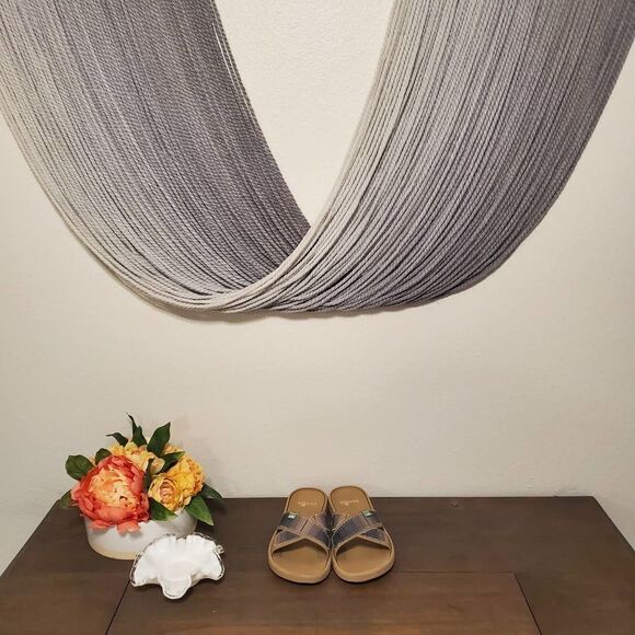 Sanuk Flip Flops Sz 9 - Picture 1 of 6